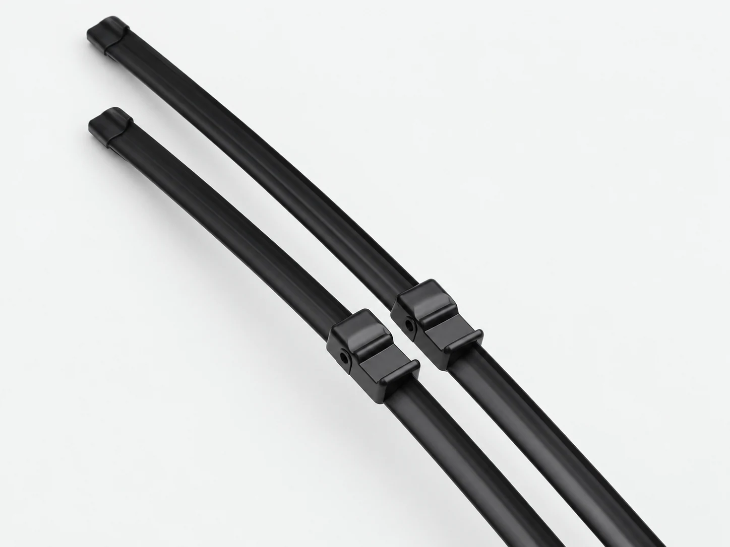 Specific-fit front wiper LKQ S815