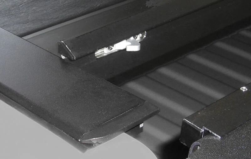 Roll-N-Lock 22-26 Toyota Tundra 5ft 6in Bed M-Series Manual Retractable Tonneau Cover - product image
